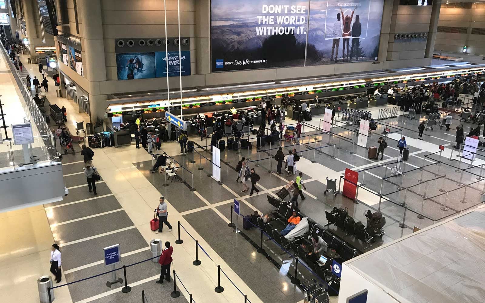 Sân bay LAX khá phức tạp